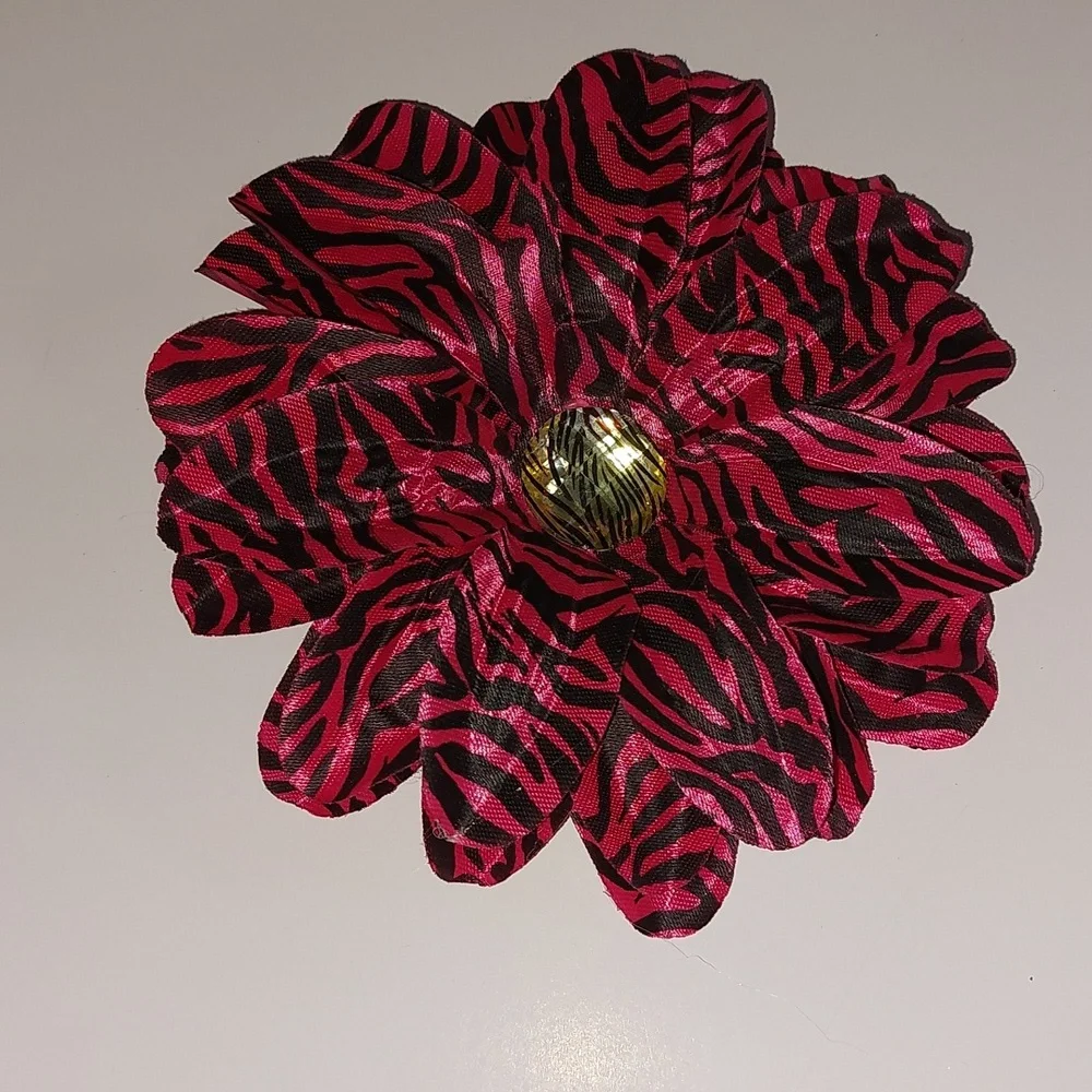 Dark pink with black stripes flower with jewled center hairclip